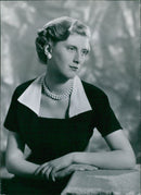 Miss Martlyn Reynolds, daughter of Sir John and Lady Reynolds, poses for a portrait study in 1952. - Vintage Photograph