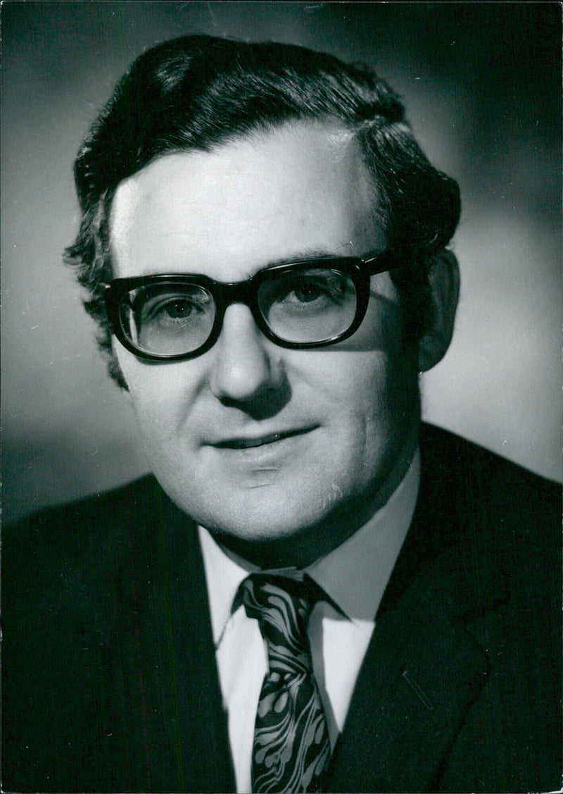 British businessmen Jonathan Gestetner, Joint Chairman of Gestetner Holdings and Chief Executive in charge of production of Gestetner Ltd, poses for a portrait in 1972. - Vintage Photograph