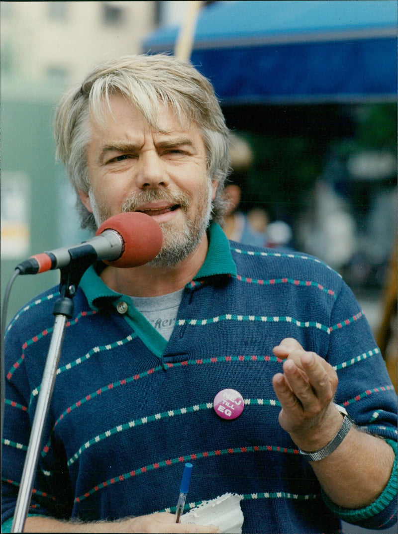 Swedish MP Per Garhton of the Environment Party speaks at a press conference in Stockholm. - Vintage Photograph