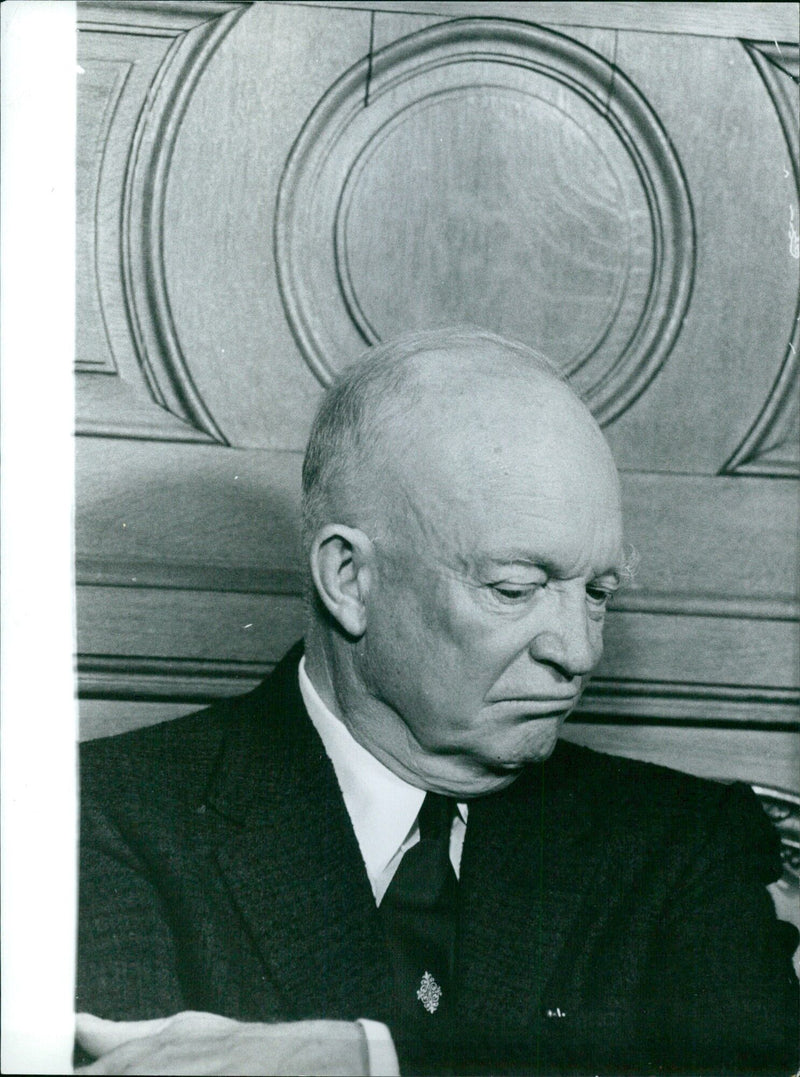 President Eisenhower visits the 51 Rue Pierre-Charron in Paris on 18th June 2021. - Vintage Photograph