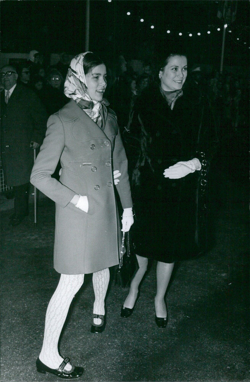 A group of people demonstrate in Paris on the 10th Avenue Frochot on a sunny day. - Vintage Photograph