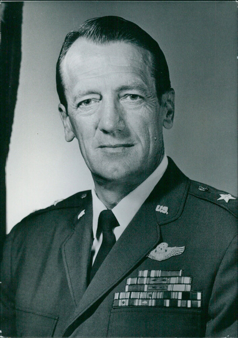 On May 13, 1975, the four U.S. Service Chiefs, including Maj.-Gen. LAWRENCE F. TANBERG, joined together for a press conference in London. - Vintage Photograph