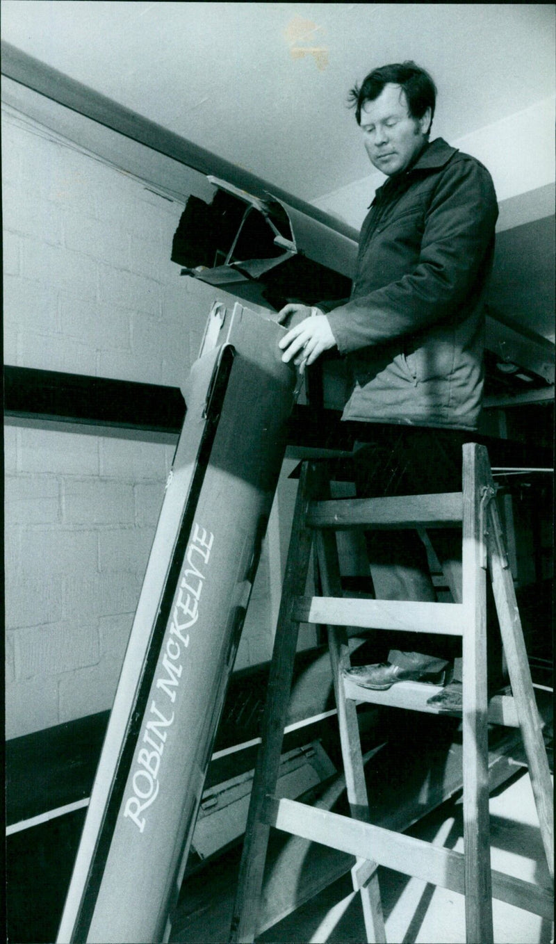 Keble College Boat Club member Peter Bowley repairs a "jinxed" boat after a collision on the River Thames. - Vintage Photograph