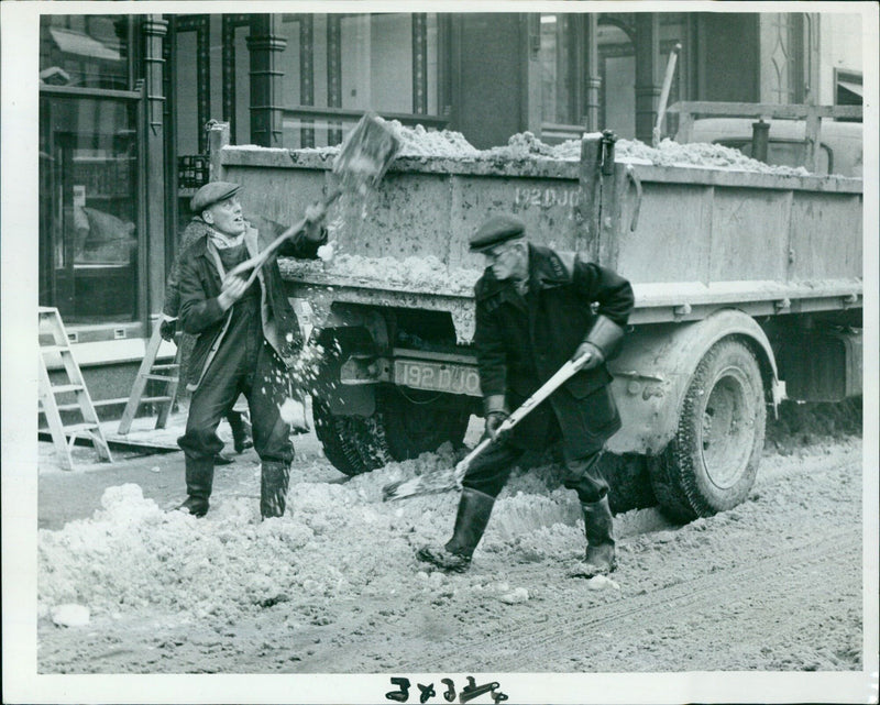 Heavy flooding in Oxford due to burst water main in 1962. - Vintage Photograph