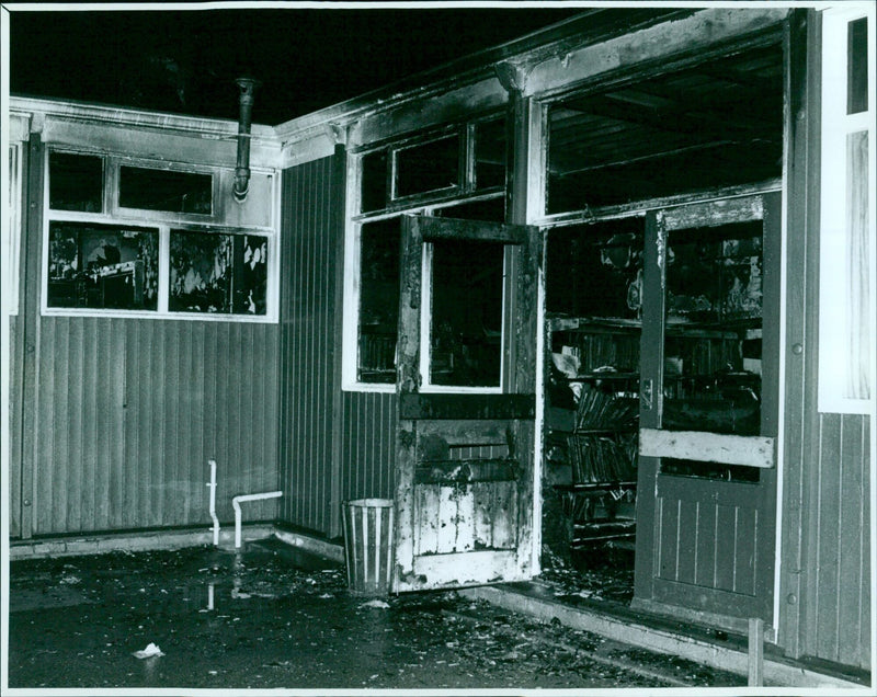 Firefighters battle a blaze at West Kidlington School in Kidlington, England. - Vintage Photograph