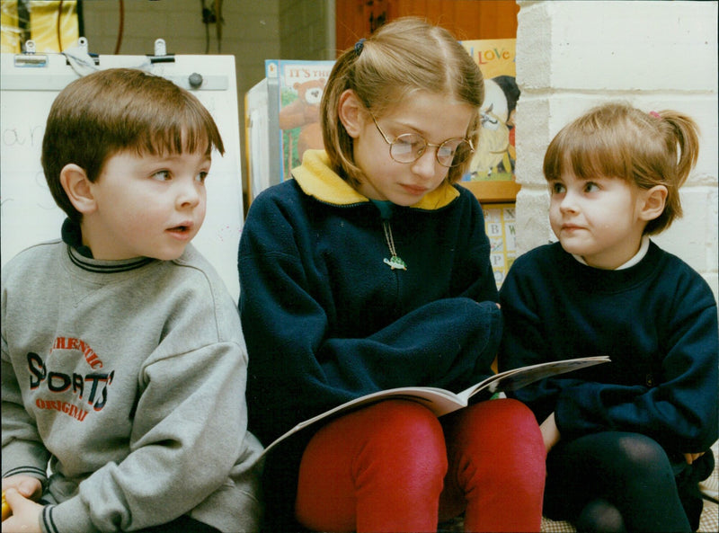 Students at St. Aloysius R.C. School in Oxford, UK, take part in activities during the school's Ofsted report on February 13, 1998. - Vintage Photograph