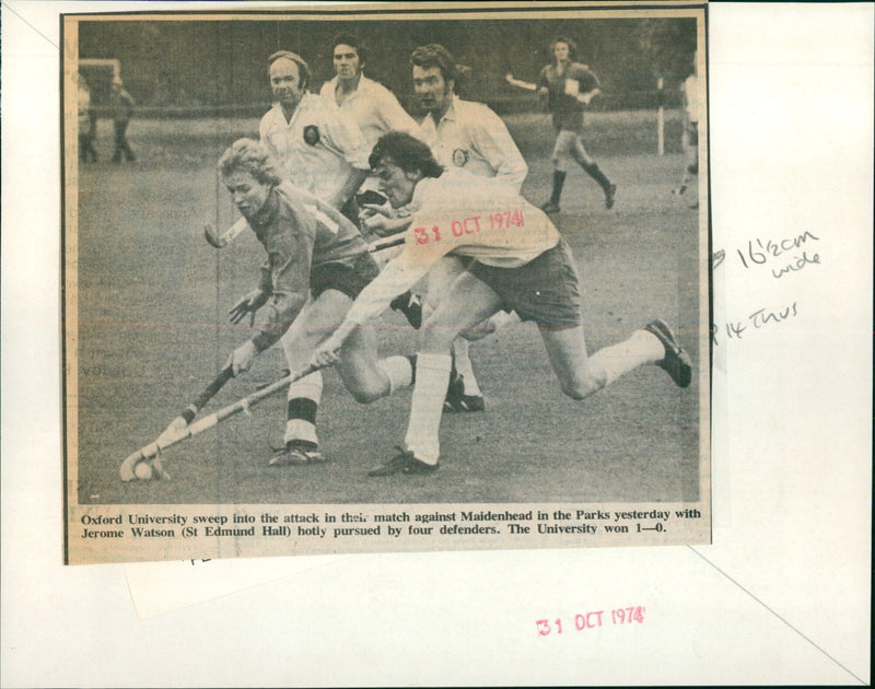 Oxford University sweep into attack during match against Maidenhead. - Vintage Photograph