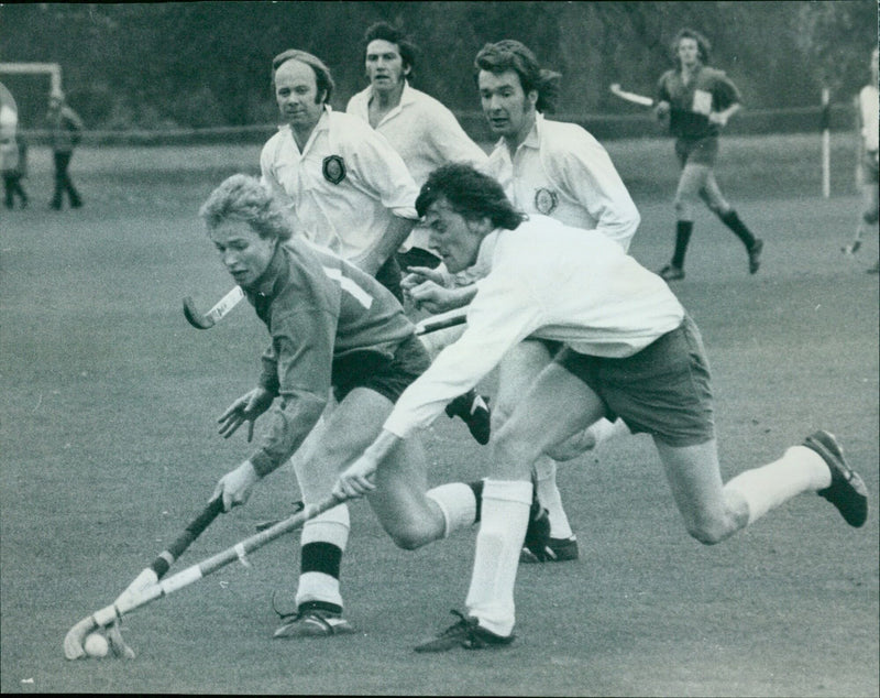 Oxford University sweep into attack during match against Maidenhead. - Vintage Photograph