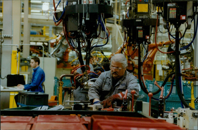 Peter Schipple, MD of Rover Oxford, Prof. Dr. Werner SamaNN, and Andrew Smith MP pose at the opening of the Rover 75 Plant in Conley. - Vintage Photograph