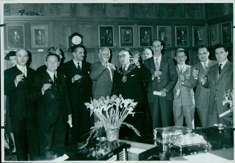 Mr. Harold Shurrock is sworn in as a Freeman of Birmingham in the presence of ten new Freemen. - Vintage Photograph