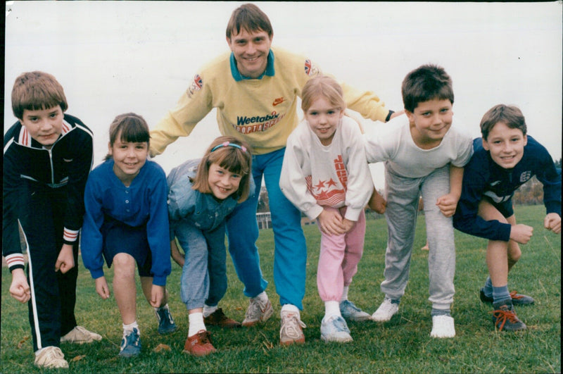 Olympic athlete Todd Bennett visits Baywater High School. - Vintage Photograph