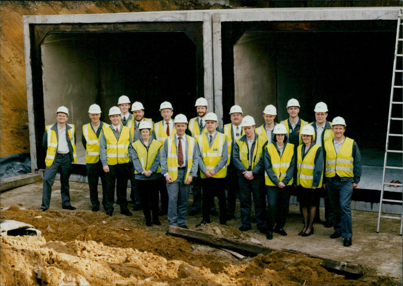 Staff inspect the new 22,000 sq m Rover / Exel Logistics Integrated Logistics Centre in Cowley during its construction. - Vintage Photograph