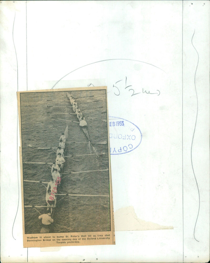 Wadham II boat crew take the lead in the Oxford University Torpids on the opening day. - Vintage Photograph