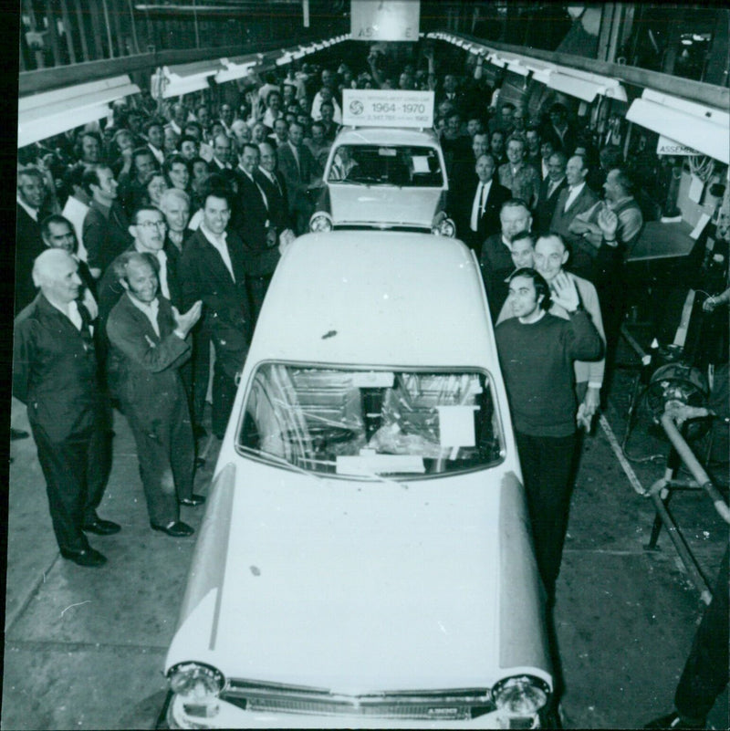 Employees at the Cowley Car Factory in Oxfordshire, England, in the 1960s and 1970s. - Vintage Photograph