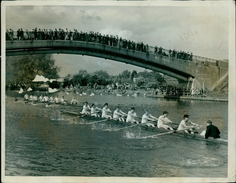 Students from Romerva Oxped Unin Ine QU. enjoy a Torpids regatta on the River Cherwell. - Vintage Photograph