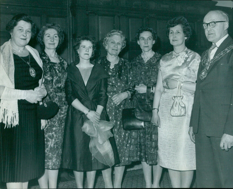 The Sherit of Oxford and a group of guests at the annual dinner of the Freemen of Oxford. - Vintage Photograph