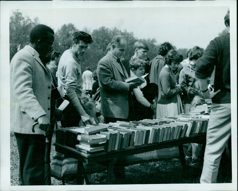 The second-hand bookstall attracts many customers at the Oxford Mail & Times Ltd. Freedom from Hunger May Fair. - Vintage Photograph