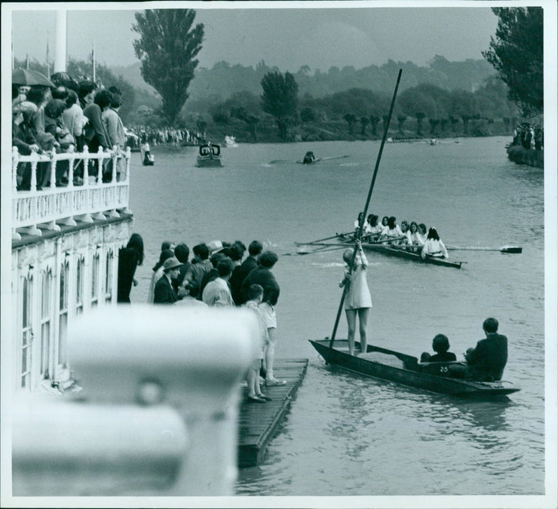 Rowing crews brave the elements in Oxford on Saturday. - Vintage Photograph