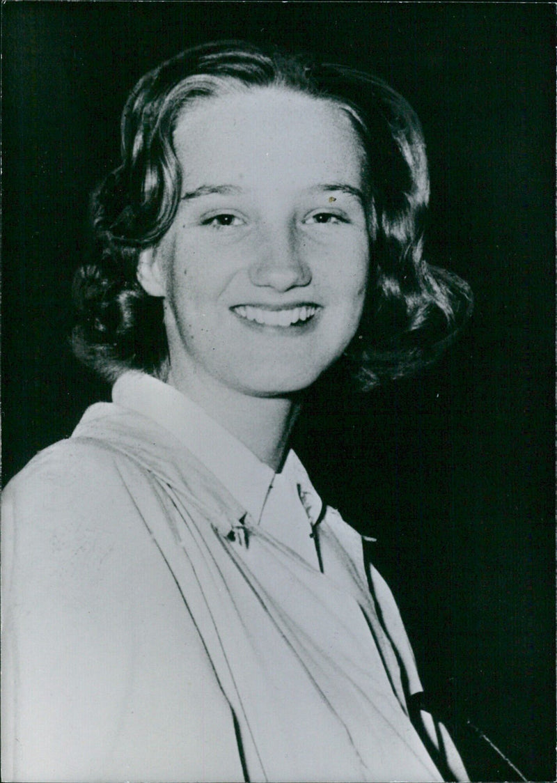 Nina Roosevelt, 16-year-old granddaughter of the late President Roosevelt, poses for a portrait in Stockholm, Sweden on April 8, 1950.  Photo Credit: Camera Press (Medina)/Russell Court, Comm Street, London, W.C.1. - Vintage Photograph