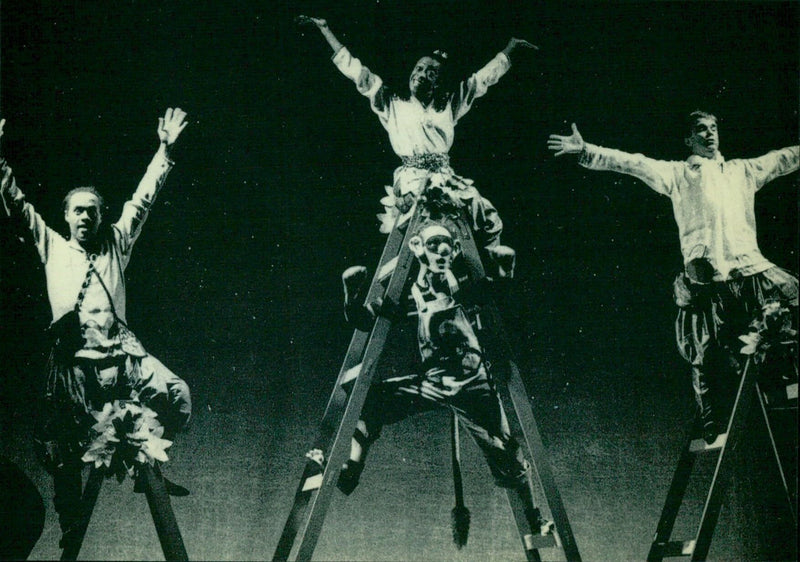 All good wishes for 1990 from the Oxford Stage Company cast of The Witch and the Magic Mountain. - Vintage Photograph