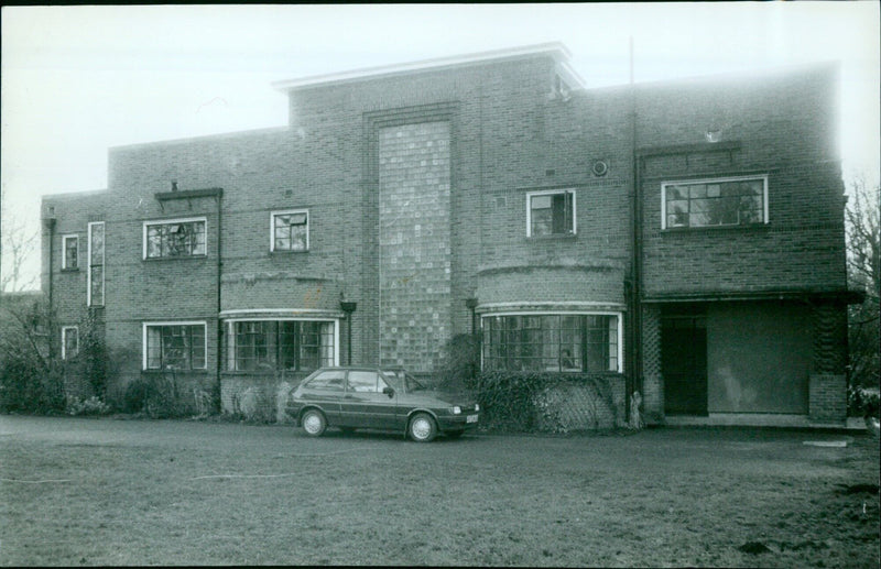 The historic Ley Clinic building in Yarnton, Oxfordshire. - Vintage Photograph