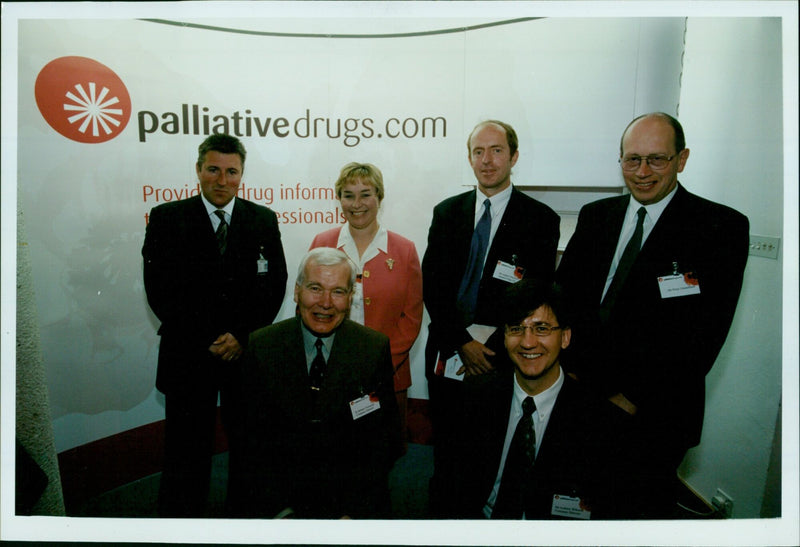 Representatives of palliativedrugs.com launch the website at Wolfson College, Oxford. - Vintage Photograph