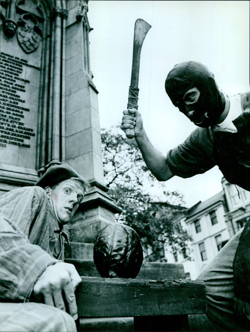 Abhorson chops a cabbage nervously watched by Pompey. - Vintage Photograph