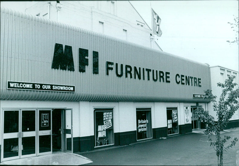 Customers visit a MFI Furniture Centre showroom in Oxford. - Vintage Photograph