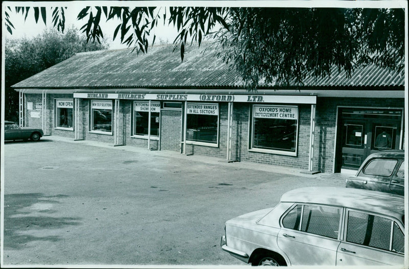 The newly opened Midland New Self Selection Builders Supplies store in Oxford. - Vintage Photograph