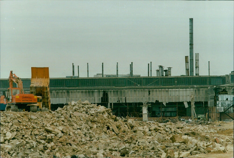 Work continues on the redevelopment of the Cowley site in Progress, Rover. - Vintage Photograph