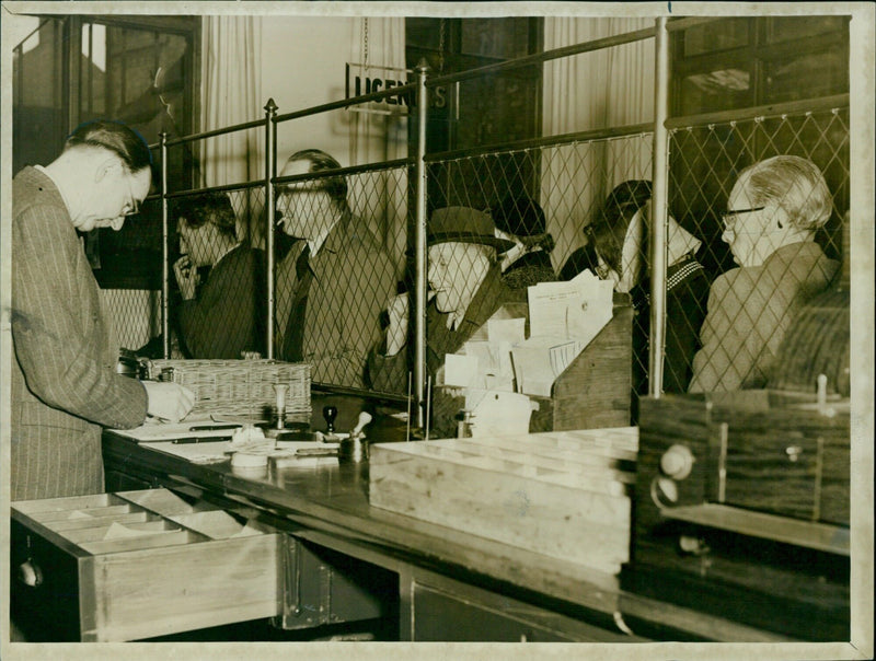 Motorists obtaining petrol ration coupons at the City Chambers. - Vintage Photograph