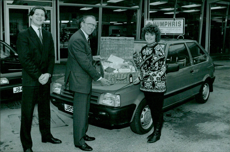 Stephanie Skinner of Didcot receiving a hamper from Humphris of Oxford. - Vintage Photograph