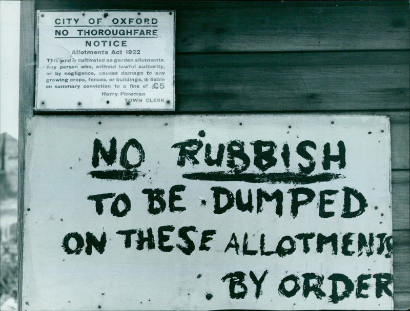 A sign prohibiting rubbish dumping near Kestral Crescent Grill in Oxford. - Vintage Photograph