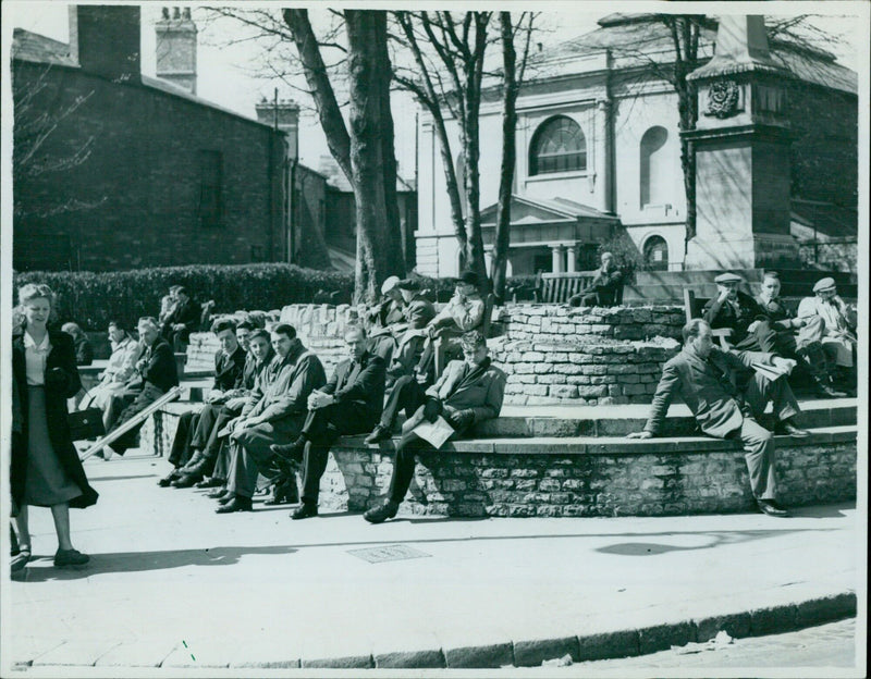 ACEA enjoys the sunshine in the Uganda Memorial Garden, Oxford. - Vintage Photograph