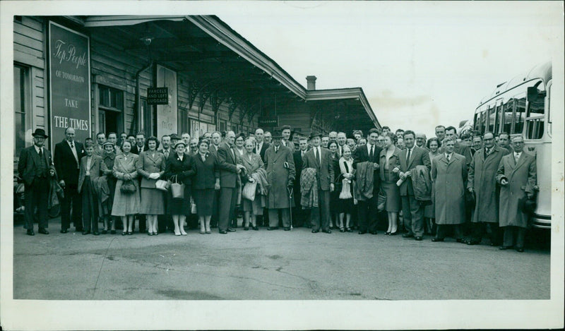 Members of a Nuffield Organization party of 300 arrive at Oxford Station. - Vintage Photograph