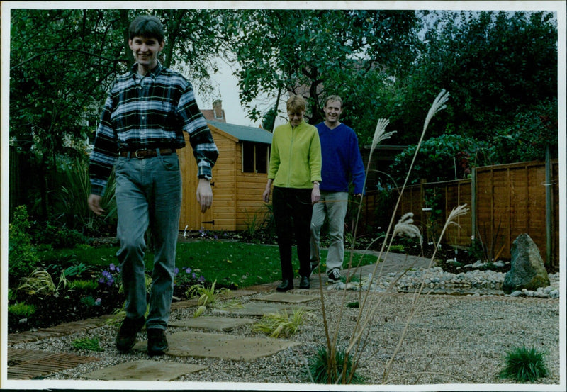 Jo Swift and Diana Chandler explore their newly renovated Oxfordshire garden with landscape designer Keith Whitmore. - Vintage Photograph