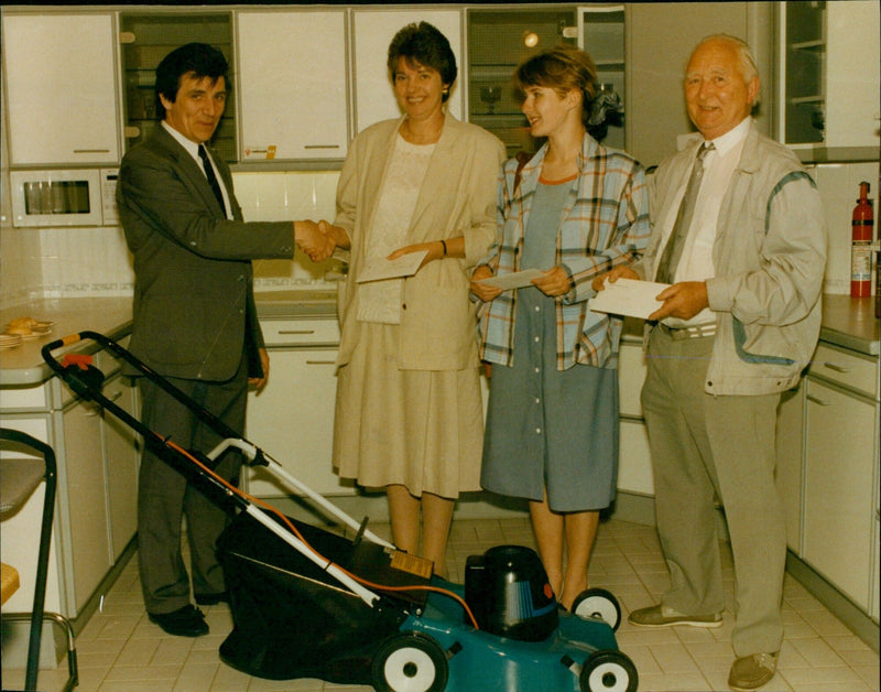 Cowley Prize winners L.L. Johnson, Miss Miranda Hobson and Farr Johnson celebrate their victory. - Vintage Photograph