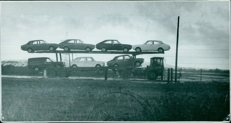 British Leyland Cowley Works cars being transported to Oakley Airfield. - Vintage Photograph