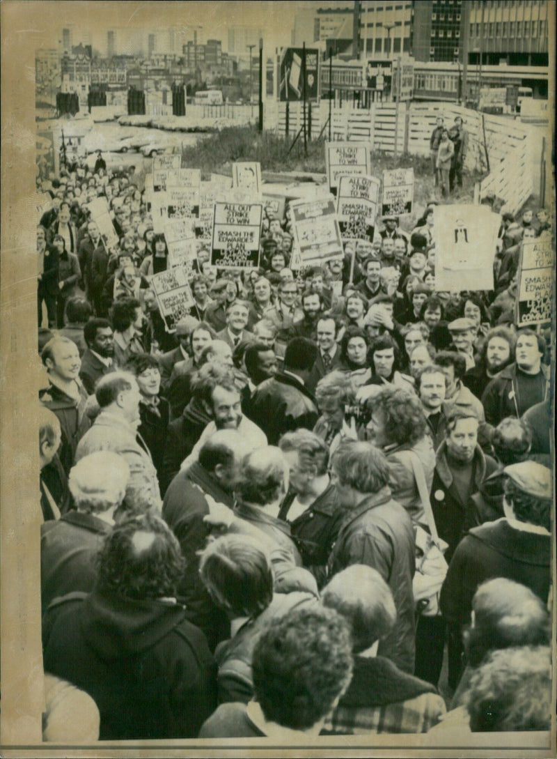 Workers of the Leyland Committee protest the Edwardes Plan in an all-out strike. - Vintage Photograph