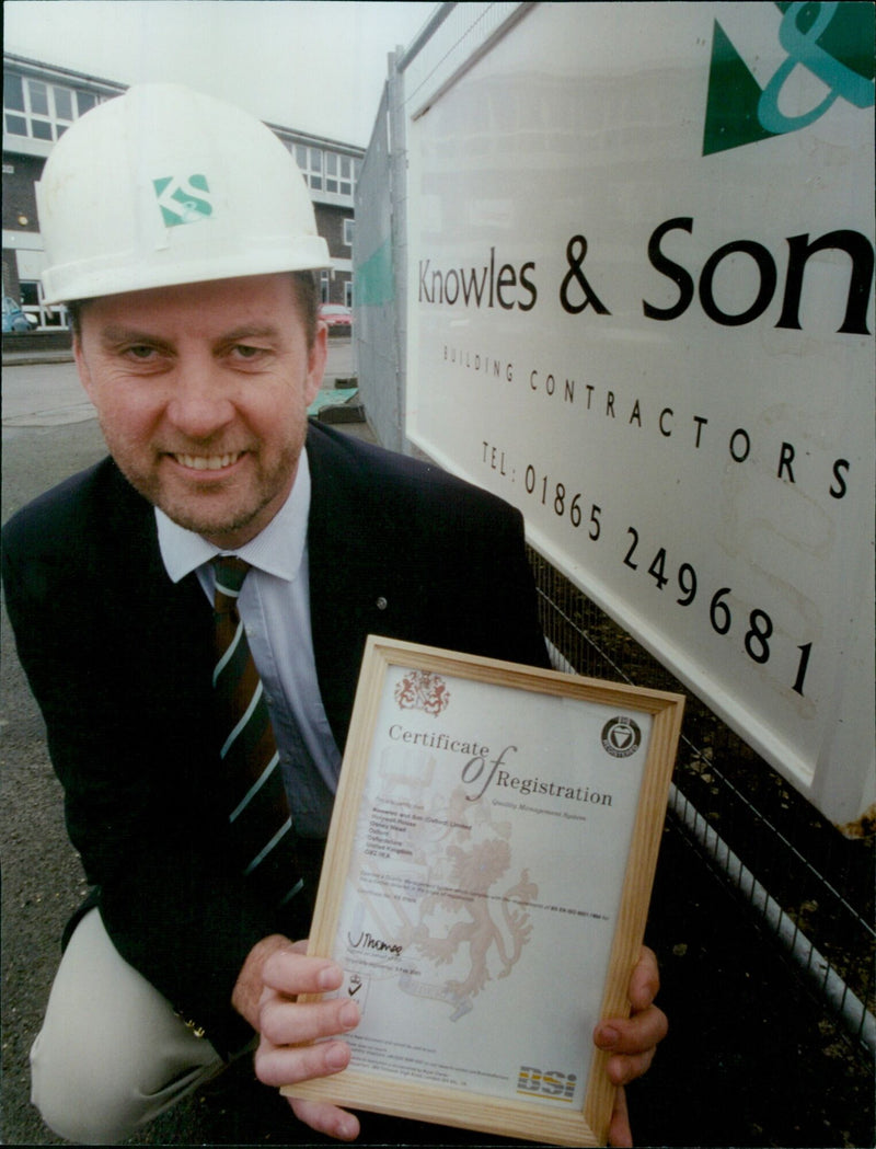 Tony Munsey of Knowles & Son Building Contractors receives an International Quality Award. - Vintage Photograph