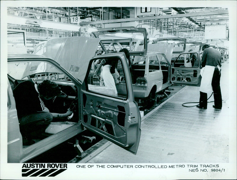 Austin Rover's computer-controlled Metro Trim Tracks - Vintage Photograph