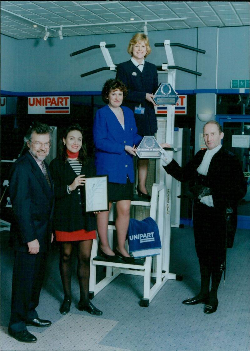 Malcolm Cochrane, the new High Sheriff of Oxfordshire, presents Investor In People awards to Unipart International, UniqueAir, and Complete Communications. - Vintage Photograph