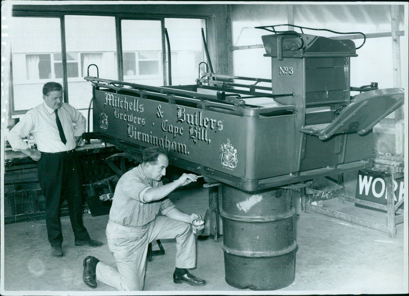 Workers at Mitchells & Butlers Brewers Cape Hill in Birmingham, England. - Vintage Photograph