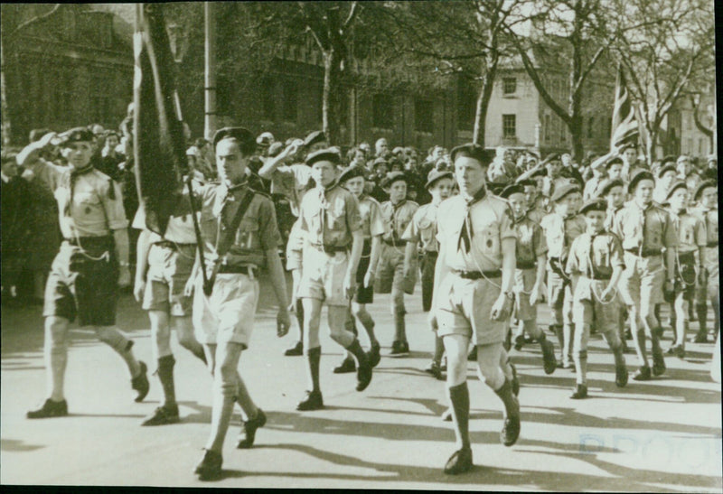 Scouts take part in a parade and street party in Oxford in April 1956. - Vintage Photograph