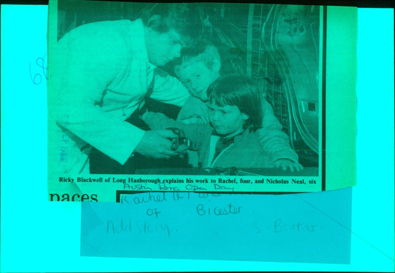 Ricky Blackwell of Long Hanborough speaks to children Rachel and Nicholas Neal at an open day. - Vintage Photograph