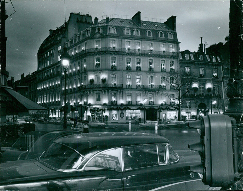 TER Besli ts/1012 Paris PHOTO & COPYRIGHT Dior MENTION OBL - Vintage Photograph