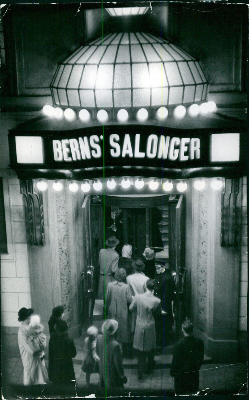 BERNS SALONGER 5 Restaurant N81 Tarns 1954 - Vintage Photograph