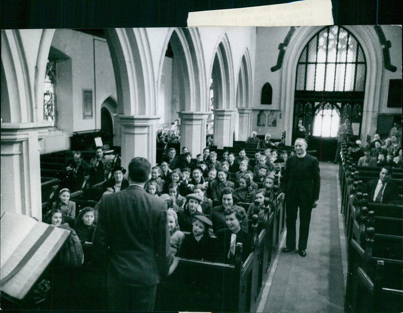 Billy Graham leading Sunday School at St. Lawrence Church in Bovingdon, Hertfordshire - Vintage Photograph