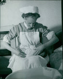 "MOTHER" COPYRIGHT MAJ 1955 - Vintage Photograph