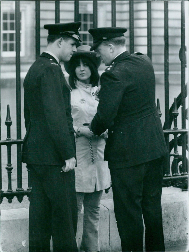 Bee Gees members protest at Buckingham Palace - Vintage Photograph